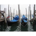 Gondolas venecianas en la plaza de San Marcos