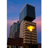 Edificio y lampara