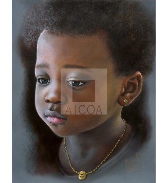 Niña africana con adorno de oro
