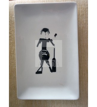 MUJER GUERRERA EN BANDEJA -SERIGRAFÍA ÚNICA
